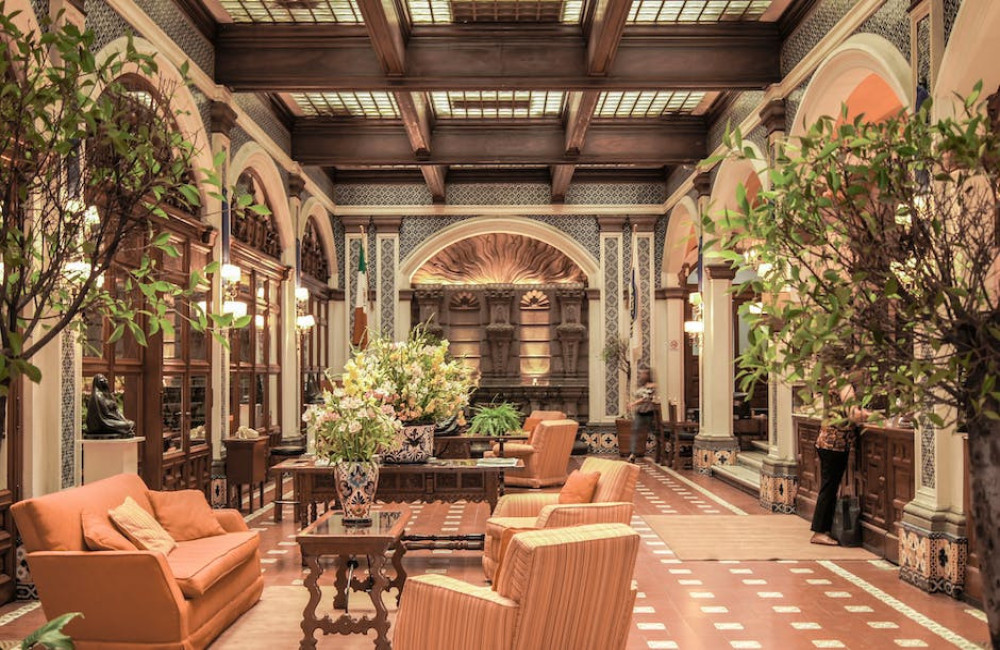 Mailtjes wegwerken in de lobby van een hotel? Installeer webmail!