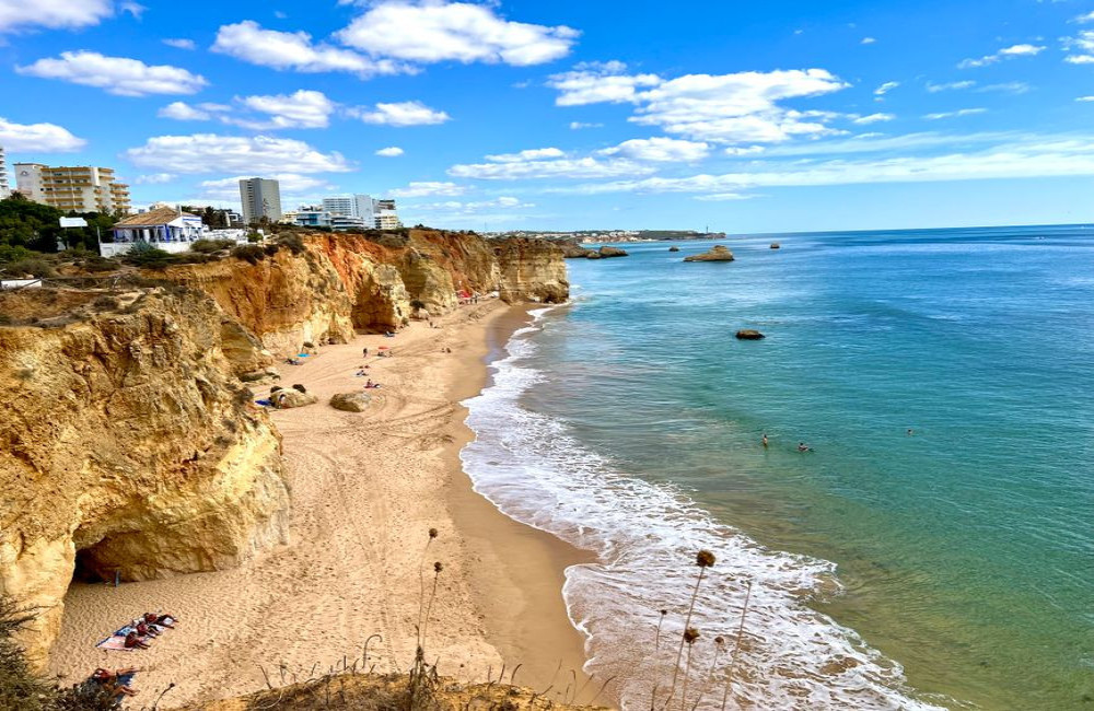 Wat kost een strandhotel aan de Algarve in september 2026