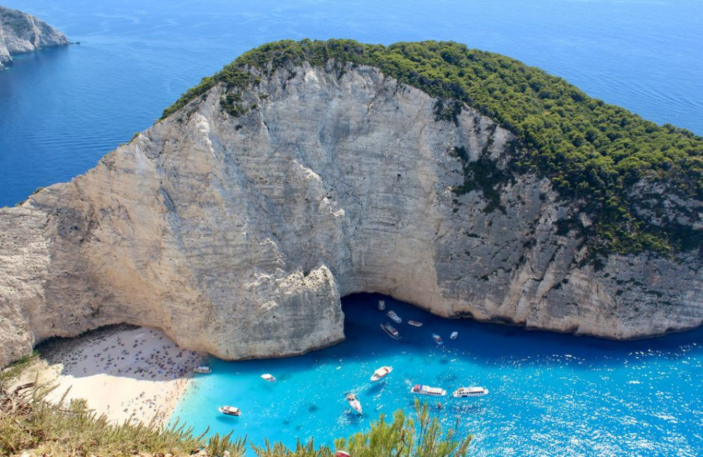 Hoe groot is Zakynthos vergeleken met Nederland?