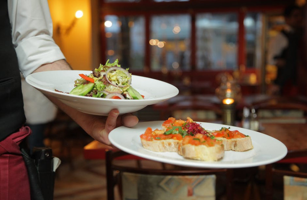 Wat zijn goede restaurant als je vertrekt vanaf Eindhoven Airport?