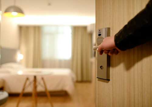 Wat zijn de voordelen van overnachten in een hotel op Schiphol?